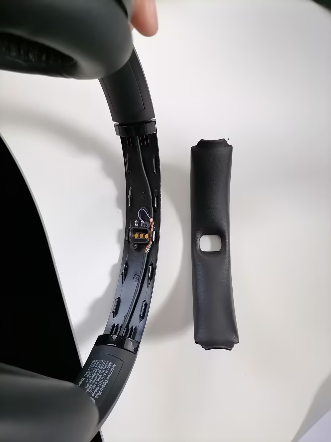 Aria Aura headband cushion and attachment area